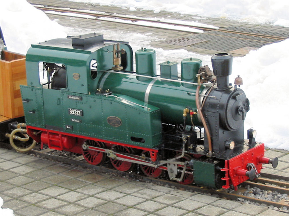 99 312 (Spur 5) des DBC Taunus Oberursel. Wintertreffen der Dampfbahner Plochingen März 2005.