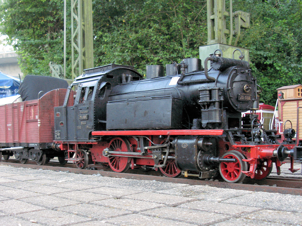 71 001 (Spur 5) von Felix Kruse,  Gütersloh. Dampfbahner Plochingen September 2014.