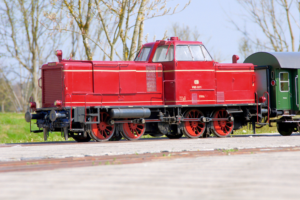 V65 011 (Spur 5) von W. Rudolph, Hannover. Foto Dr. Baierl beim Dampfbahnclub Assling
 April 2017.