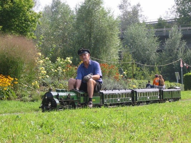 Bay S3/6 3650 mit Schnellzugwagen (Spur 5) von Hans Baum, Plochingen 03. September 2005