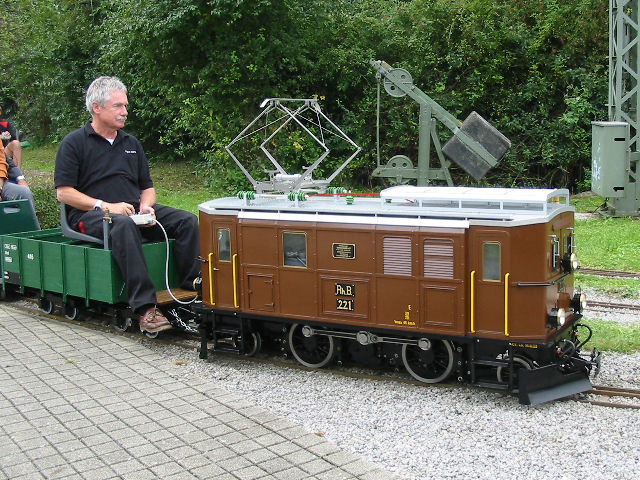 RhB 2/4 (Spur 7) von Ch. Scherz CH  beim Dampfspektakel der Dampfbahner Plochingen 01.09.2007.