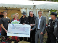 Zu Gunsten der Stiftung Bärenherz konnte eine Spende überreicht werden. Gustavsburg 30.09.2012.