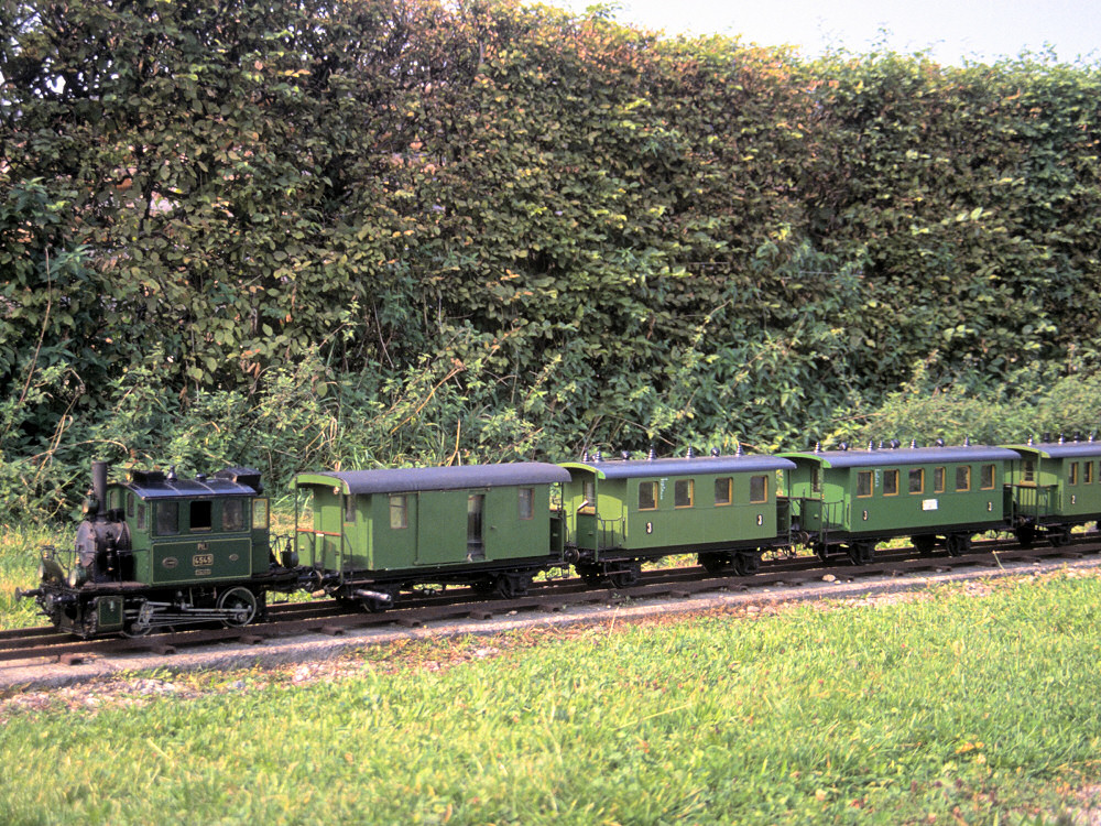 Zug mit Bay PjL 2/2 Glaskasten ( 5 Zoll Spur)
