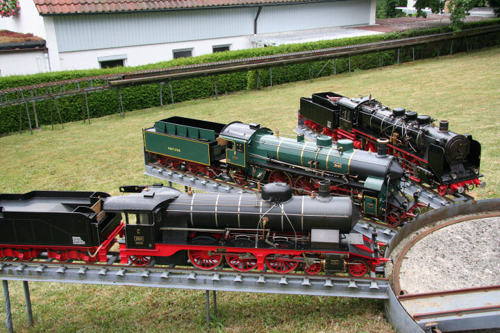 Die Württ C 2003, Bay S3/6 3640 und 39 010 (Spur 5) von W. Kaufmann.