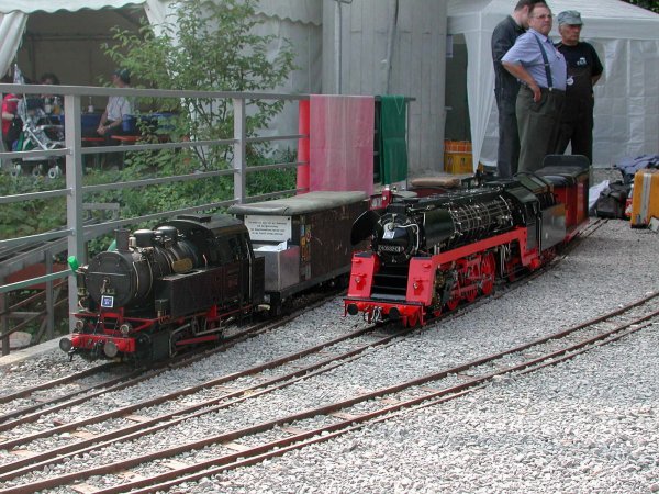 BR 80 und DR 01 0532-0 (5 Zoll Spur)